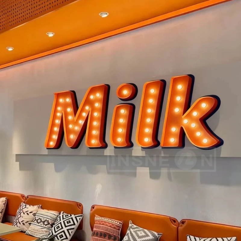 カスタムメタル電球文字マーキーサイン、カスタムビジネス照明付 - Light Up Letters Marquee のレビューと価格