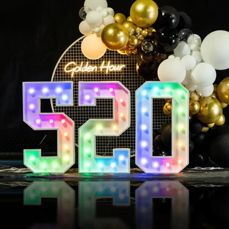 プロ仕様LEDマーキーレター、結婚式・パーティー・イベント用 - Light Up Letters Marquee のレビューと価格