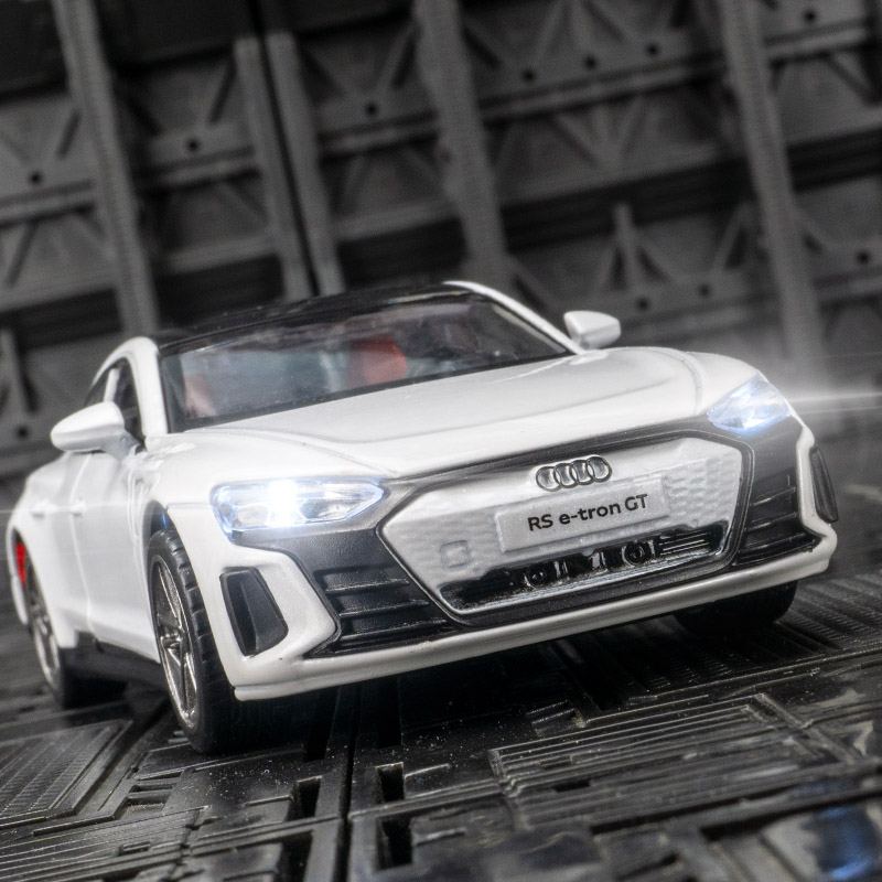 1:36スケールシミュレーション Audi RS e-tro - Decor Lighting Returns のレビューと価格