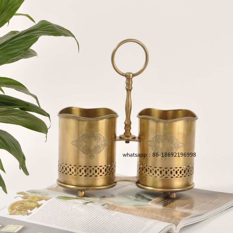 インド輸入真鍮製ハンドルカトラリーチューブヨーロピアンスタイ - Decor Lighting India のレビューと価格