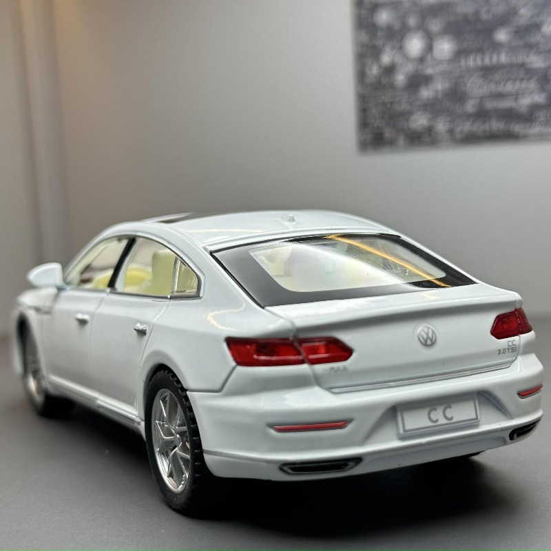 1:32スケール合金製カーモデル 132CC 6ドア サウン - Decor Lighting Returns のレビューと価格