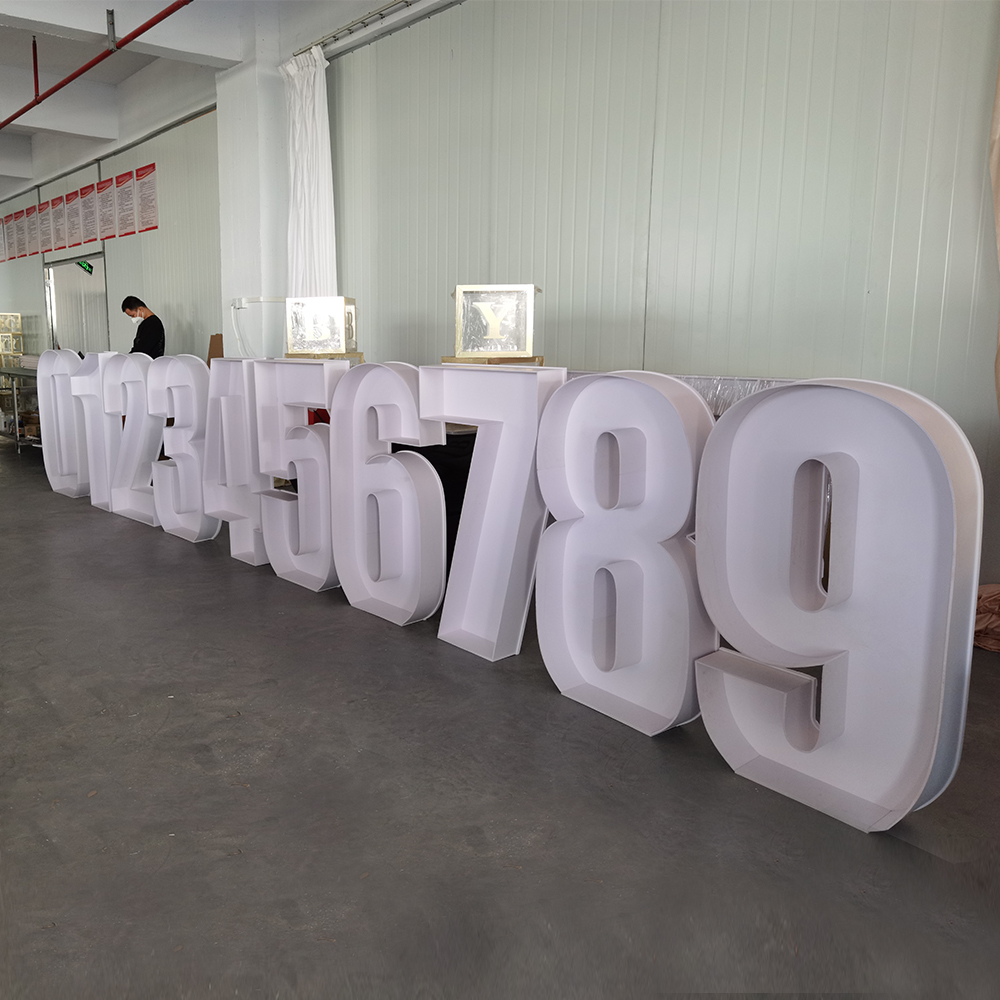 大型LED文字看板、背の高い4フィートのマーキーサイン、自立 - Light Up Letters Marquee のレビューと価格