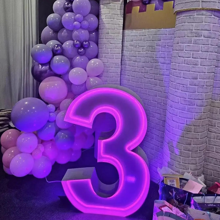 発光ダイオードRGBネオンライトアップ大型文字4フィートマー - Light Up Letters Marquee のレビューと価格